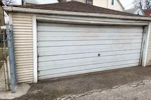 8233 S Escanaba Ave, Chicago, IL 60617 - Photo 11