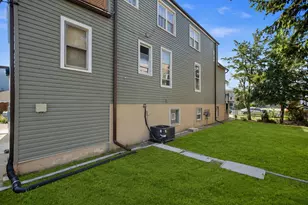 6042 W Addison St, Chicago, IL 60634 - Photo 11