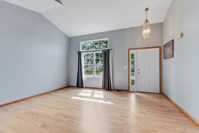 656 Kingsbrooke Crossing, Bolingbrook, IL 60440 - Photo 5