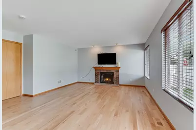 656 Kingsbrooke Crossing, Bolingbrook, IL 60440 - Photo 9