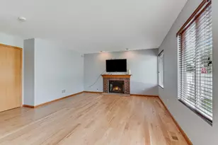656 Kingsbrooke Crossing, Bolingbrook, IL 60440 - Photo 9