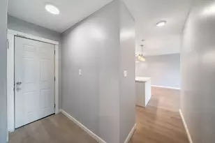 7854 S South Shore Dr, Chicago, IL 60649 - Photo 3
