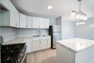 7854 S South Shore Dr, Chicago, IL 60649 - Photo 5