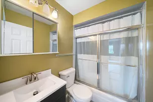 7854 S South Shore Dr, Chicago, IL 60649 - Photo 13
