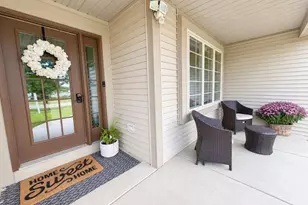 230 English Ln, Winthrop Harbor, IL 60096 - Photo 3