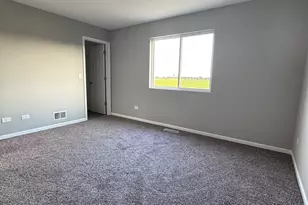 70 E Meadow Dr, Cortland, IL 60112 - Photo 9