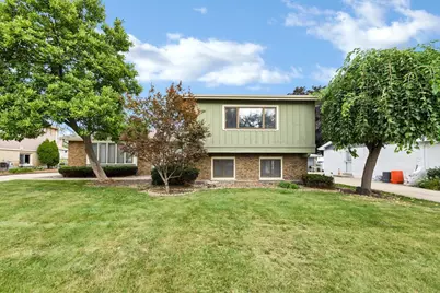 1734 W Rampart Road, Addison, IL 60101 - Photo 1