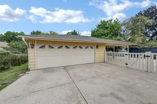 1734 W Rampart Rd, Addison, IL 60101 - Photo 3