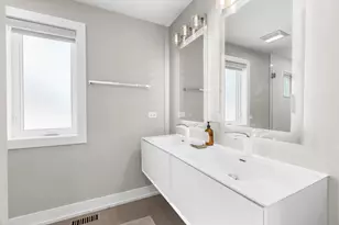 5047 W Winnemac Ave, Chicago, IL 60630 - Photo 23