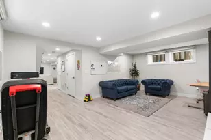 5047 W Winnemac Ave, Chicago, IL 60630 - Photo 35