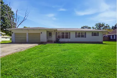 218 N Kansas Street, Atwood, IL 61913 - Photo 1