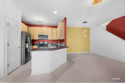 1275 W Lake Street #303, Addison, IL 60101 - Photo 3