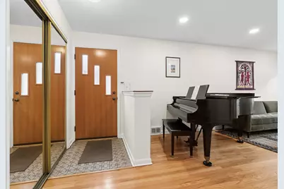 9306 Kostner Avenue, Skokie, IL 60076 - Photo 3