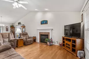 3908 Rockdale Dr, Champaign, IL 61822 - Photo 9
