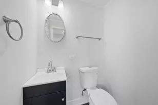 9137 S Essex Ave, Chicago, IL 60617 - Photo 17