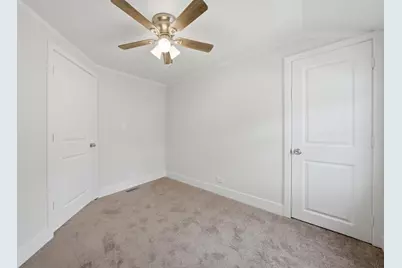 9137 S Essex Avenue, Chicago, IL 60617 - Photo 21