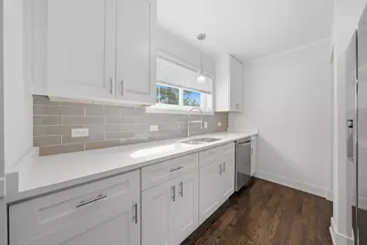 9137 S Essex Avenue, Chicago, IL 60617 - Photo 13