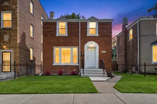 9137 S Essex Ave, Chicago, IL 60617 - Photo 1