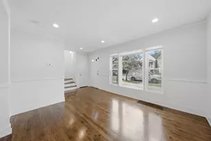 9137 S Essex Ave, Chicago, IL 60617 - Photo 7