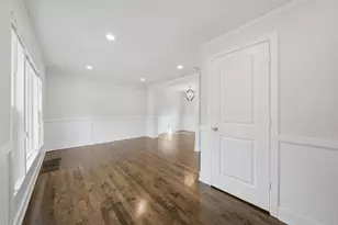 9137 S Essex Ave, Chicago, IL 60617 - Photo 5