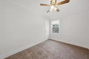 9137 S Essex Ave, Chicago, IL 60617 - Photo 19