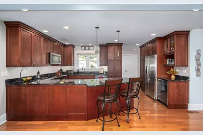 9129 Mango Avenue, Morton Grove, IL 60053 - Photo 5