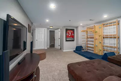 9129 Mango Avenue, Morton Grove, IL 60053 - Photo 17
