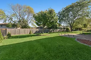 15551 Frances Ln, Orland Park, IL 60462 - Photo 3