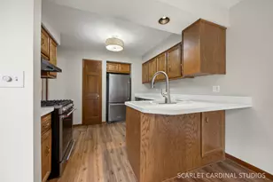 526 E Highland Ave, Villa Park, IL 60181 - Photo 7