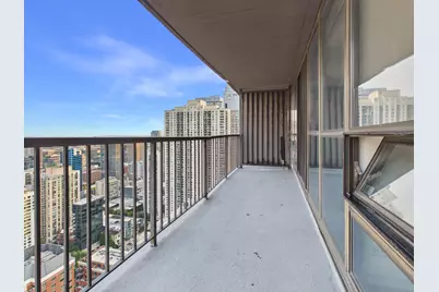 10 E Ontario Street #4205, Chicago, IL 60611 - Photo 17