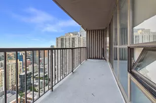 10 E Ontario St, Chicago, IL 60611 - Photo 17