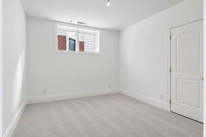 3909 N Hamilton Avenue, Chicago, IL 60618 - Photo 17