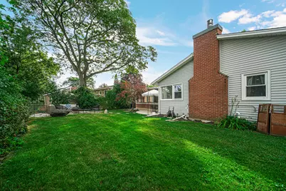 1072 Brantwood Avenue, Elk Grove Village, IL 60007 - Photo 25
