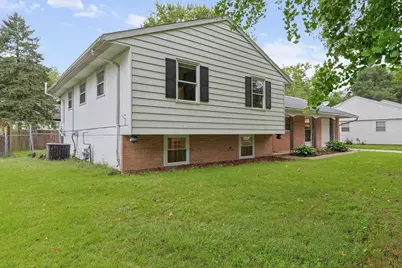 905 Stratford Drive, Champaign, IL 61821 - Photo 3