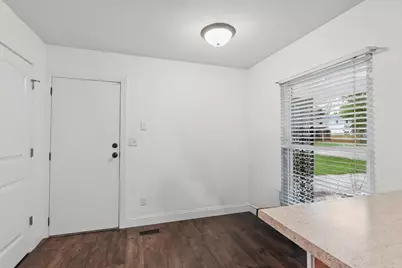905 Stratford Drive, Champaign, IL 61821 - Photo 11