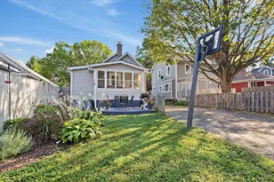 651 W New York St, Aurora, IL 60506 - Photo 25