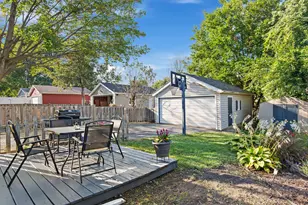 651 W New York St, Aurora, IL 60506 - Photo 27