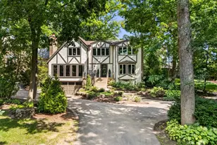 641 Lake Rd, Glen Ellyn, IL 60137 - Photo 1