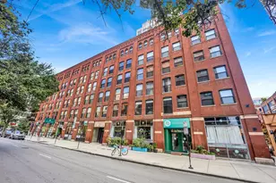 225 W Huron St, Chicago, IL 60654 - Photo 1
