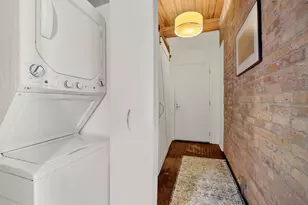 225 W Huron St, Chicago, IL 60654 - Photo 11