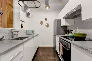 225 W Huron St, Chicago, IL 60654 - Photo 7