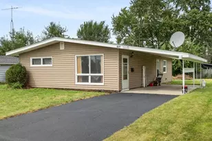 323 Kingswood Dr, North Aurora, IL 60542 - Photo 1