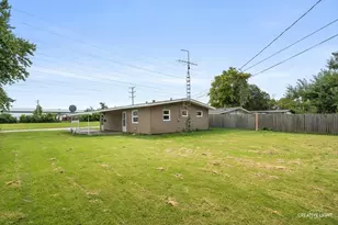 323 Kingswood Dr, North Aurora, IL 60542 - Photo 13
