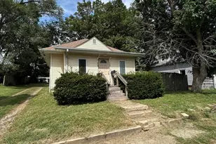 203 Whittier St, Georgetown, IL 61846 - Photo 3