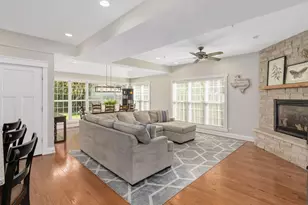 109 Grove Ave, Glen Ellyn, IL 60137 - Photo 9