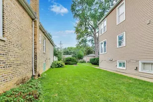 5753 W Giddings St, Chicago, IL 60630 - Photo 39