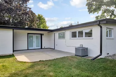 7906 W 98th Street, Hickory Hills, IL 60457 - Photo 5