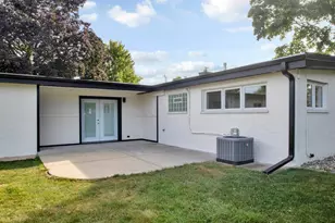7906 W 98th St, Hickory Hills, IL 60457 - Photo 5