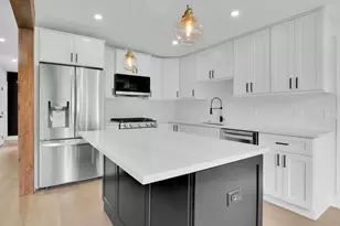 7906 W 98th St, Hickory Hills, IL 60457 - Photo 13