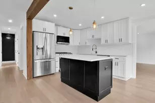 7906 W 98th St, Hickory Hills, IL 60457 - Photo 11